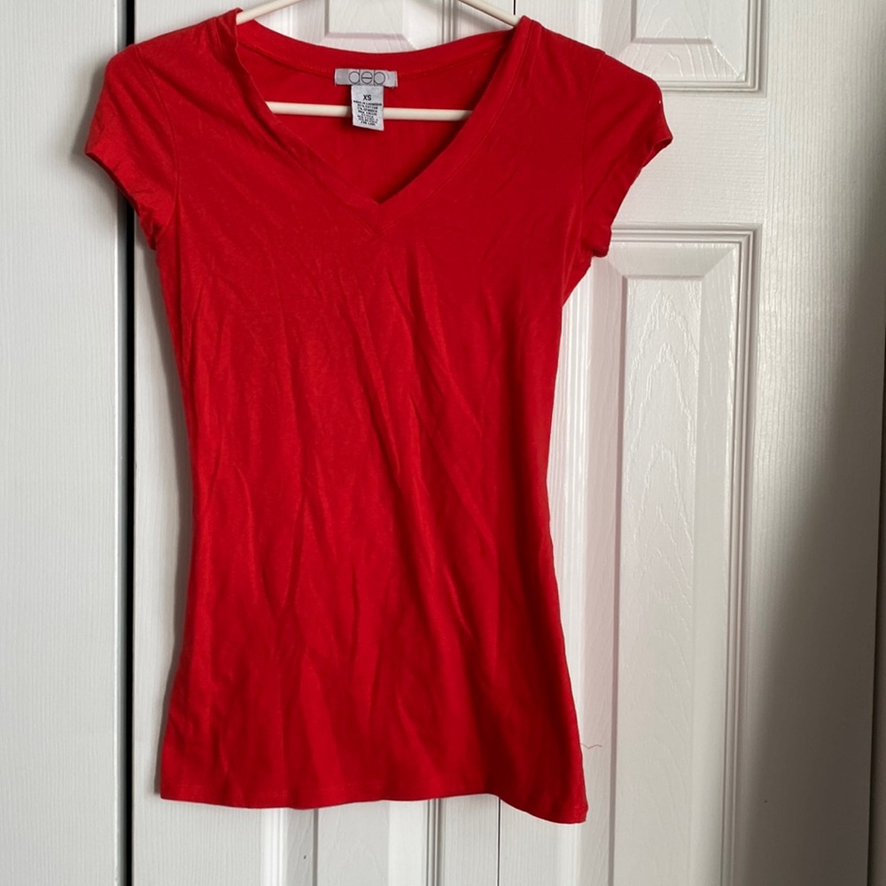 Tee